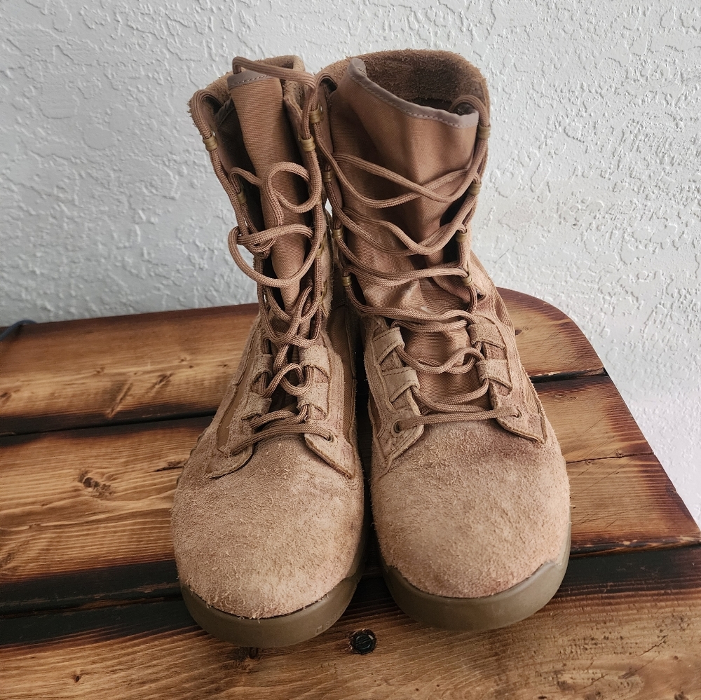 coyote brown nike